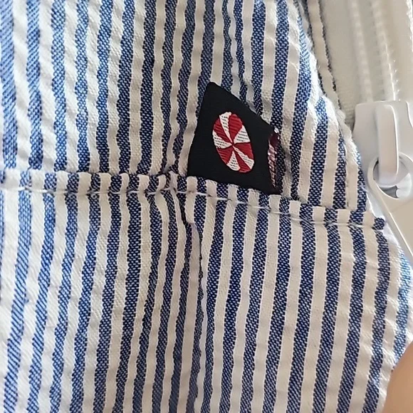 Seersucker Lunchbox in Blue and White - Picture 4 of 7